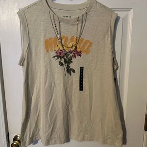 NWT Torrid Cream Floral 'Mama' Muscle Tee